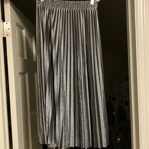 Crystal pleat skirt with gathered waistband one size fit